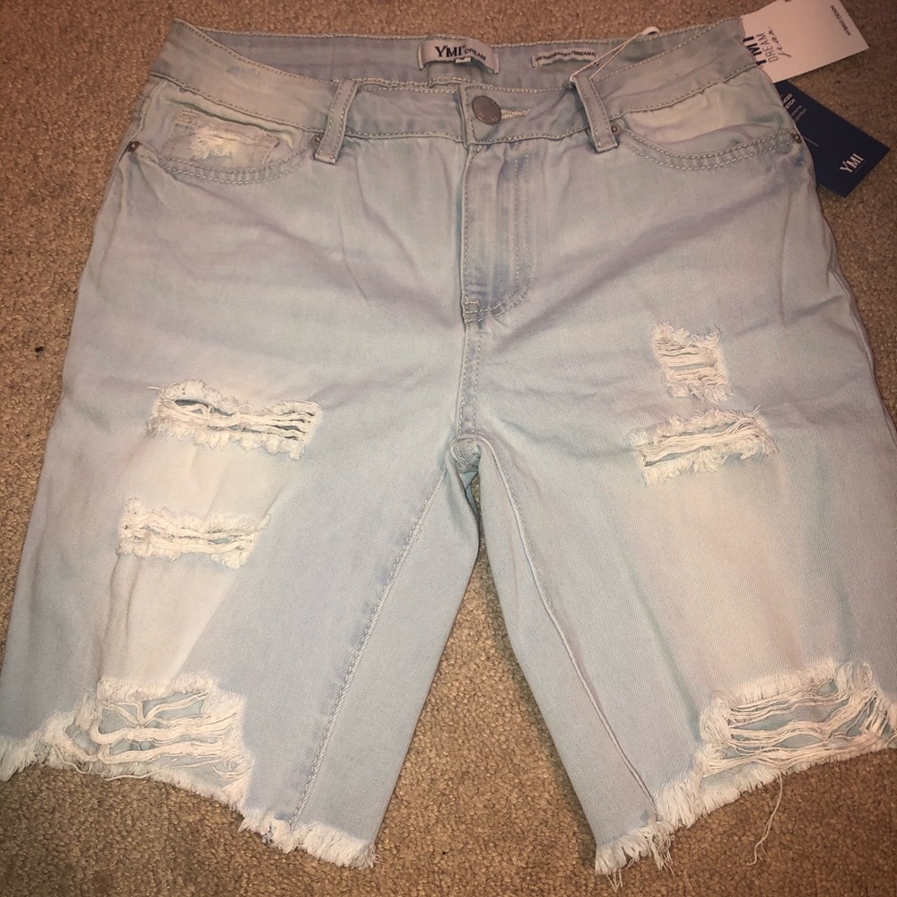 Fashion nova distressed shorts